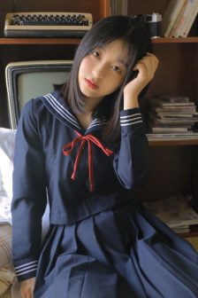 鬓边不是海棠红